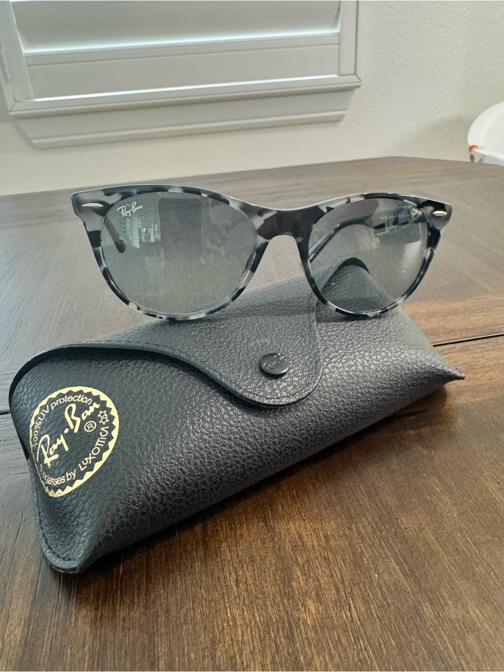 Ray-Ban women’sMarble Black & Gray Cat-Eye Sunglasses